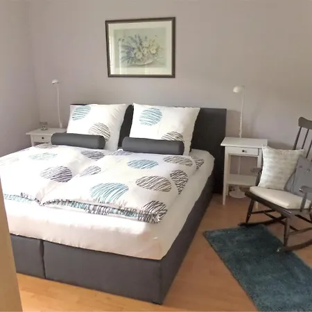 Cozy In Near Forest Apartament